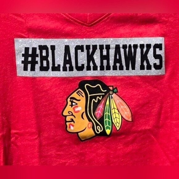 Chicago Blackhawks Girls' Red V-Neck Tee w/ #Blackhawks Glitter Screen -- XS 4/5 - Picture 2 of 6